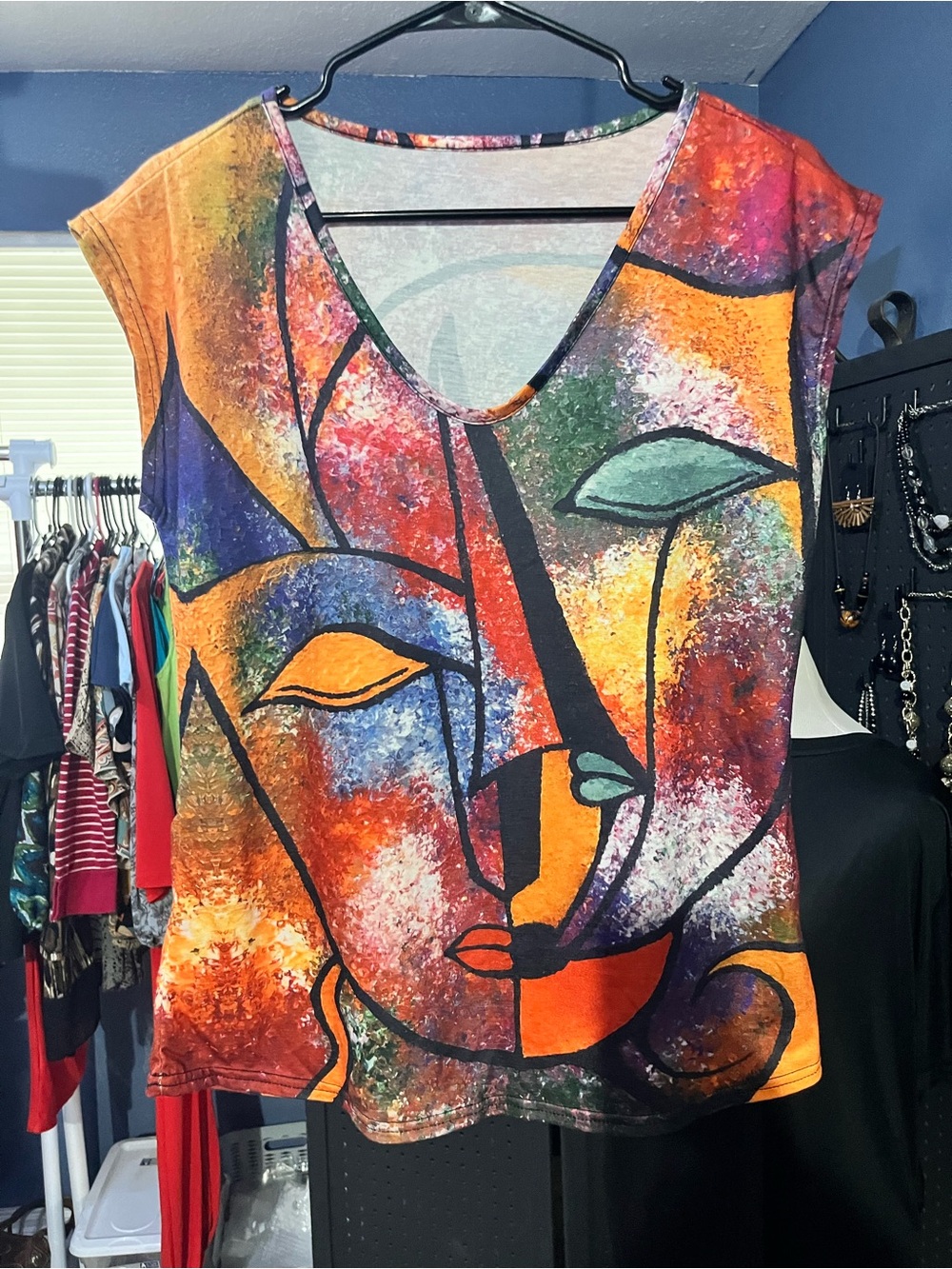 Source Unknown Abstract Multi-Color V-Neck Tee